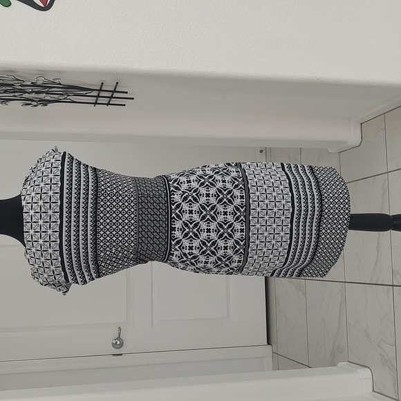 Tommy Bahama Tropical Terrazza Stretch Jersey Faux Wrap Dress M Black White - Picture 10 of 16